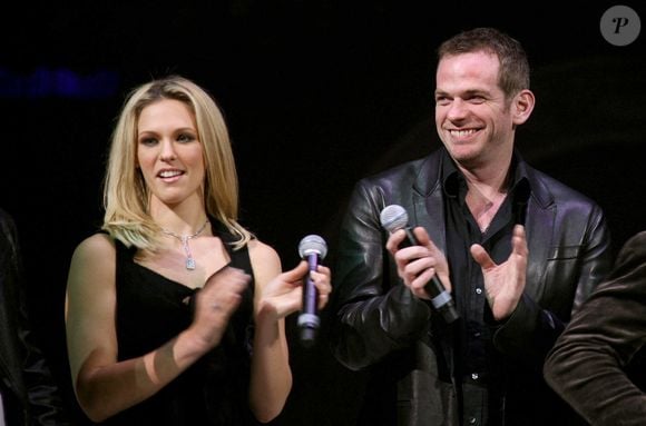 Dans une interview, Lorie Pester affirme qu'elle n'était encore qu'une "gamine" à l'époque de son couple avec Garou et évoque leur séparation.

Lorie et son Garou sur scène pour la soirée d'ouverture du 'Cirque Phenix', à Paris, France, le 3 décembre 2007. Photo Denis Guignebourg/Abaca