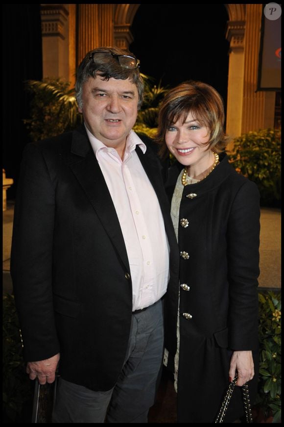 La maman d'Oscar (né le 9 juillet 1995, fruit de son amour avec Jean-Claude Götting) explique : "Je suis tombée amoureuse de lui d'abord intellectuellement, parce que je trouve que l'intelligence, c'est sexy"

Archives : Jérome Bellay et Isabelle Morizet à la mairie de Paris  3/03/2011 COADIC GUIREC / BESTIMAGE