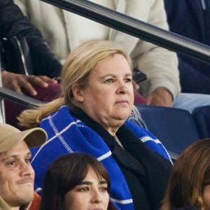 Hélène Darroze - Les célébrités assistent au match de Ligue des champions entre le PSG et l'Atlético de Madrid au Parc des Princes à Paris le 6 novembre 2024. © Cyril Moreau/Bestimage