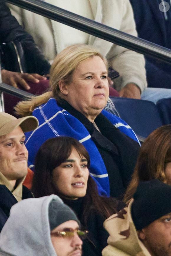 Hélène Darroze - Les célébrités assistent au match de Ligue des champions entre le PSG et l'Atlético de Madrid au Parc des Princes à Paris le 6 novembre 2024. © Cyril Moreau/Bestimage