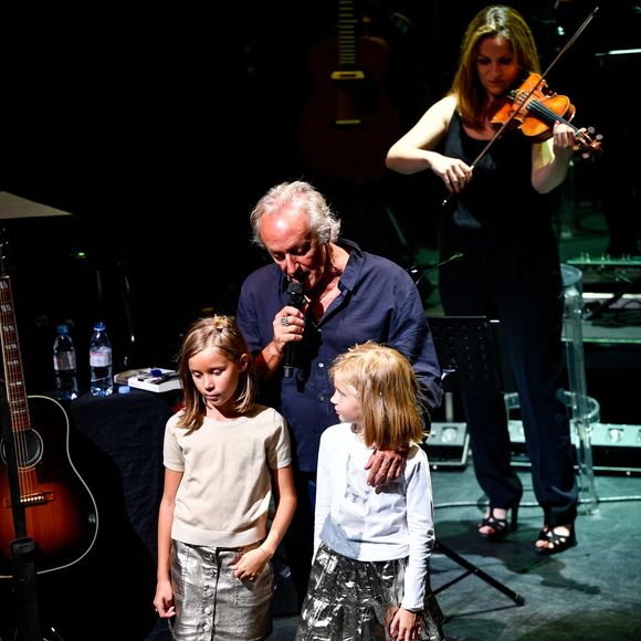 Lola et Louise (ses jumelles de 13 ans) l'obligent aussi à suivre leurs rythmes

Exclusive - Didier Barbelivien en concert a l Olympia de Paris, France le 14 Septembre 2019. Photo by Julien Zannoni/APS-Medias