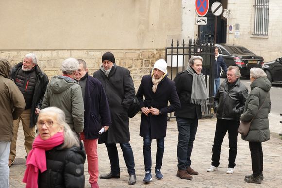 Nicolas Canteloup assistant à la cérémonie d'enterrement de Jean-Luc Petitrenaud à l'église Saint-Pierre du Gros Caillou dans le 7e arrondissement de Paris, France, le 17 janvier 2025. Jean-Luc Petitrenaud, critique gastronomique et personnalité de la télévision française, est décédé le 10 janvier à l'âge de 74 ans. Photo par Nasser Berzane/ABACAPRESS.COM