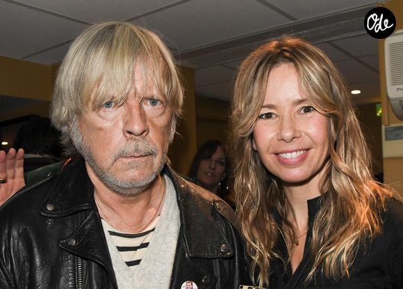 Le jour de l’inauguration, le chanteur est présent aux côtés de Romane Serda, entouré d’enfants portant des bandanas rouges. 

Exclusif - Le chanteur Renaud (Renaud Séchan) et son ex-femme Romane Serda - People au concert de Dave à Bobino à Paris le 18 novembre 2019. © Coadic Guirec/Bestimage
