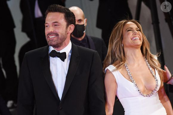 Ben Affleck et Jennifer Lopez affichent leur amour retrouvé sur le red carpet du film "The last Duel" lors du 78ème festival international du film de Venise, la Mostra le 10 septembre 2021. © Future-Image via ZUMA Press / Bestimage