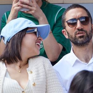 Jimmy Mohamed et sa femme Souailla - Célébrités dans les tribunes des Internationaux de France de tennis de Roland Garros 2024 à Paris le 26 mai 2024. © Moreau-Jacovides/Bestimage