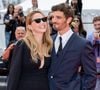 Après la naissance de son premier enfant avec Niels Schneider, la comédienne a d'ailleurs rapidement retrouvé une silhouette tonique.

Virginie Efira et son compagnon Niels Schneider - Montée des marches du film « L’inconnue» lors du 79ème Festival International du Film de Cannes, le 18 mai 2026. 

© Jacovides-Moreau / Bestimage