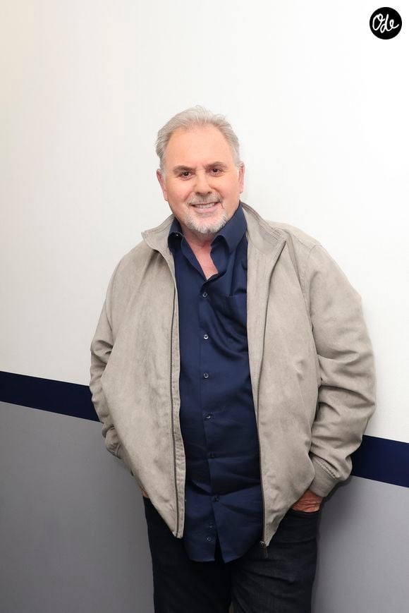 Exclusif - Philippe Risoli, en backstage de l’enregistrement de l’emission "On Connait La Chanson Années 80", présentée par L.Boccolini et diffusée le 22 septembre 2026 sur W9, à Paris, France, le 9 avril 2026. © Jack Tribeca/Bestimage