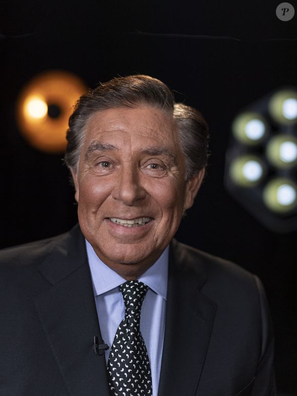 Exclusif - Jean-Pierre Foucault - Enregistrement de l'émission "La Chanson secrète", qui sera diffusée le 4 janvier 2020 sur TF1, à Paris. Le 17 décembre 2019. © Gaffiot-Perusseau / Bestimage