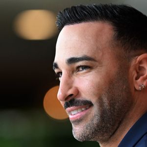 "Je lui dis “je vais courir”, vous savez ce qu’elle m’a répondu ? Elle m’a répondu : “Si j’avais su, je serais partie ce soir”", a-t-il déclaré, confiant alors que c’était pour cette raison qu’il s’était vexé.

Adil Rami au Village de Roland Garros le 01 juin 2025 à Paris, France. Photo de ABACAPRESS.COM