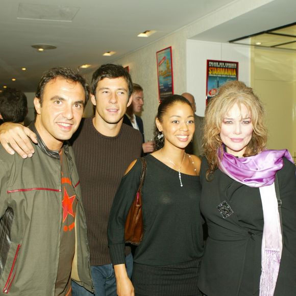 Armande Altaï revient sur son arrivée à la "Star Academy" 1 dans l’émission "Vie privée, vie publique" animée par Mireille Dumas. 

Archives - Nikos Aliagas, Alexandre Balduzzi, Aurélie Konaté (Star Academy 2) et Armande Altaï lors de la première '''Demoiselles de Rochefort'' à Paris. © Frédéric Piau/Bestimage