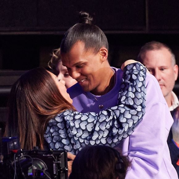 Les photos sont signées leur garçon de six ans.

 Exclusif - Stromae avec Coralie Barbier en backstage de la 38e cérémonie des Victoires de la musique à la Seine musicale de Boulogne-Billancourt, le 10 février 2023. 

Photo : Moreau-Veren / Bestimage