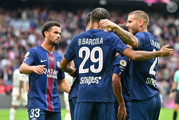 Dimanche 14 septembre 2025 à l'occasion de la quatrième journée de Ligue 1, les Parisiens se sont imposés 2-0 face à Lens grâce au doublé de Bradley Barcola.

Bradley Barcola - Match de football de Ligue 1 McDonald's opposant le RC Lens au Paris Saint-Germain (PSG) (0-2) au Parc des Princes à Paris le 14 septembre 2025. © Christian Liewig/Bestimage