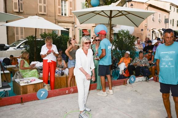 Chantal Ladesou lors de la 6ème édition du tournoi de pétanque caritative Turquoise place des lices au profit pour la deuxième année de l’association soleil d’enfance.
Saint-Tropez, le 10 août 2025.

© Jack Tribeca / Bestimage