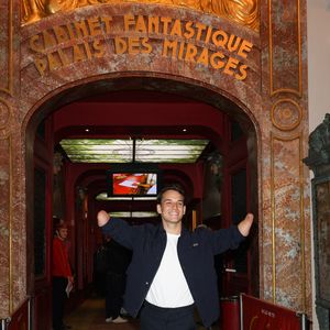 Théo Curin - L’athlète handisport Théo Curin fait son entrée au musée Grévin à quelques mois des jeux paralympiques à Paris le 7 Mars 2024. Il devient le premier athlète handisport à être exposé. © Guirec Coadic / Bestimage