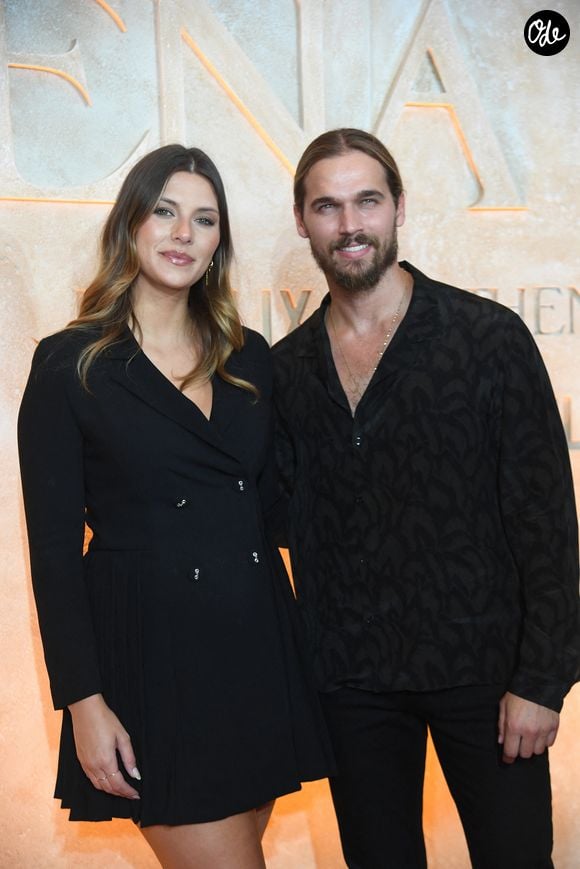 Le couple a entièrement rénové sa maison, réalisant lui-même une partie des travaux.

Camille Cerf (Miss France 2015) et son compagnon Théo Fleury - Avant-première du film "Athena" à la salle Pleyel à Paris le 13 septembre 2022

© Giancarlo Gorassini / Bestimage