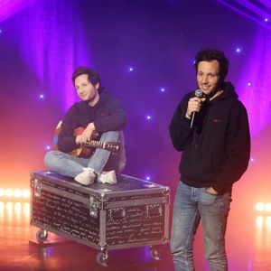 Vianney inaugure sa statue de cire au musée Grévin à Paris le 27 mai 2025.

© Denis Guignebourg / Bestimage