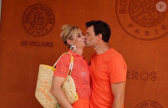 Le week-end a été marqué par l’élimination du jeune Moïse Kouamé.

Élodie Gossuin et son mari Bertrand Lacherie au photocall du village lors des Internationaux de France de Tennis de Roland Garros 2026, à Paris, France, le 30 mai 2026. © Dominique Jacovides/Bestimage



Photocall au village lors des Internationaux de France de Tennis de Roland Garros 2026, à Paris, France, le 30 mai 2026.