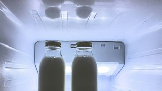 Combien de temps faut-il conserver une bouteille de lait ouverte ? Plusieurs critères sont à prendre en compte