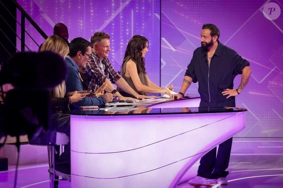 Exclusif - Olivier Dartigolles, Valérie Benaim, Matthieu Delormeau, Cyril Hanouna, sur le plateau de  TBT9 présenté par C.Hanouna, et diffusé en direct sur W9, Paris, France, le 08 octobre 2025. © Jack Tribeca / Bestimage