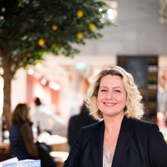 Exclusif - Luana Belmondo lors du lancement de son livre "Italia mia Luana cuisine Rome" et de l'annonce de la diffusion de la série d'émissions sur la chaîne TV My Cuisine, au  restaurant l'Osteria del Vino du marché spacieux Eataly Paris Marais à Paris le 7 novembre 2019. © Tiziano Da Silva - Pierre Perusseau/Bestimage