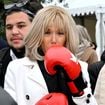 Brigitte Macron boxeuse impitoyable face à Didier Deschamps : clôture de l'Opération Pièces Jaunes dans la ville la plus généreuse