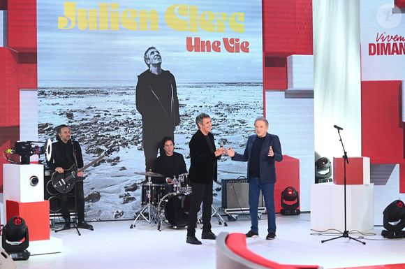 Exclusif - Julien Clerc et Michel Drucker - Enregistrement de l'émission Vivement dimanche au studio rive gauche presentée par M. Drucker avec une diffusion sur France 3 le 23 novembre. © Guillaume Gaffiot/Bestimage