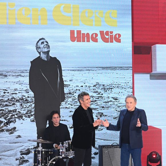 Exclusif - Julien Clerc et Michel Drucker - Enregistrement de l'émission Vivement dimanche au studio rive gauche presentée par M. Drucker avec une diffusion sur France 3 le 23 novembre. © Guillaume Gaffiot/Bestimage