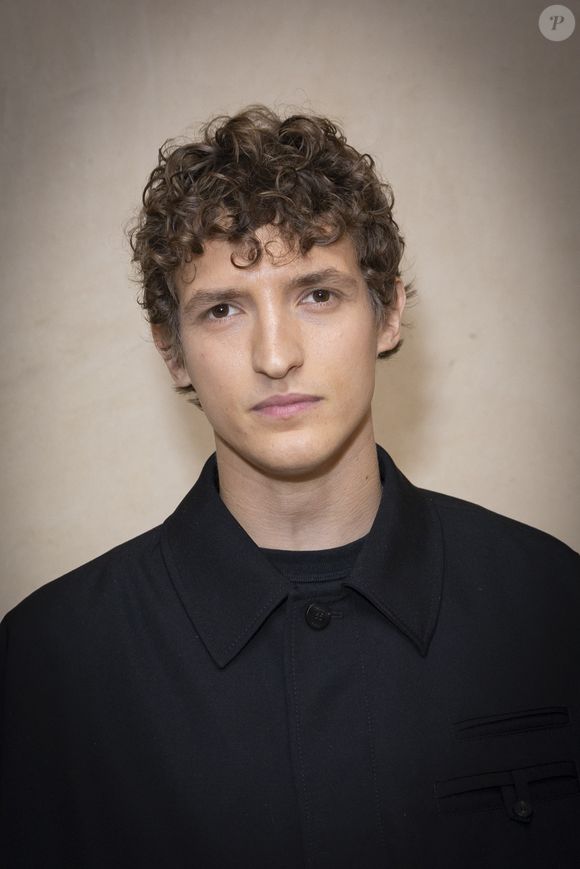Le comédien est récemment apparu dans Le Comte de Monte-Cristo

Aliocha Schneider - Photocall du défilé Jacquemus au 51 rue Raynouard lors de la Fashion Week Masculine prêt-à-porter Automne/Hiver 2025-2026 à Paris, le 26 janvier 2025. 
© Olivier Borde / Bestimage