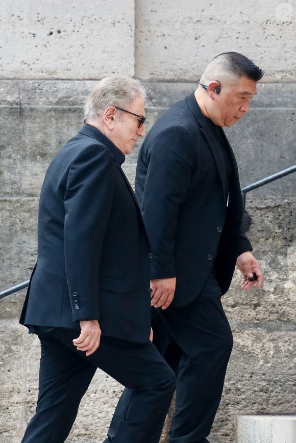 Michel Drucker - Arrivées aux obsèques de Thierry Ardisson en l’église Saint-Roch de Paris, France, le 17 juillet 2025. © Clovis-Jacovides/Bestimage