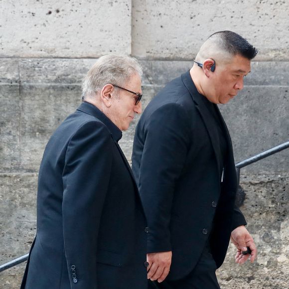 Michel Drucker - Arrivées aux obsèques de Thierry Ardisson en l’église Saint-Roch de Paris, France, le 17 juillet 2025. © Clovis-Jacovides/Bestimage
