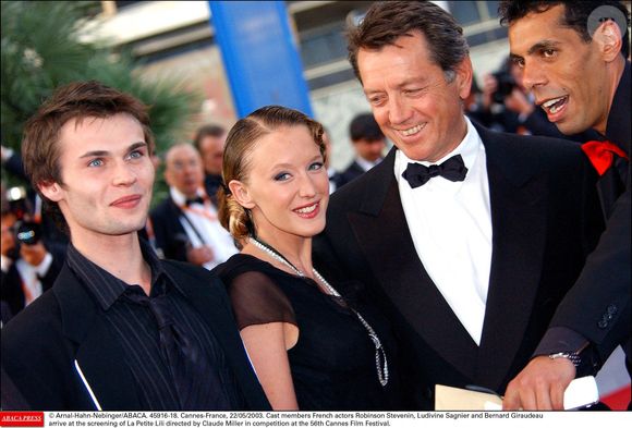 Les acteurs français Robinson Stevenin, Ludivine Sagnier et Bernard Giraudeau arrivent à la projection de La Petite Lili réalisé par Claude Miller en compétition au 56ème Festival de Cannes. Cannes-France, 22/05/2003. © Arnal-Hahn-Nebinger/ABACA