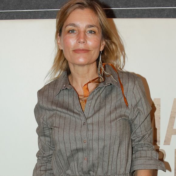 Sophie Duez a réussi à s'approprier le rôle de son personnage très cash.

Sophie Duez - Avant-première du film 'Marcher sur l'eau", premier long métrage cinéma réalisé par A. Maïga au Mk2 Odéon à Paris, France, le 8 novembre 2021. © Christophe Clovis/Bestimage