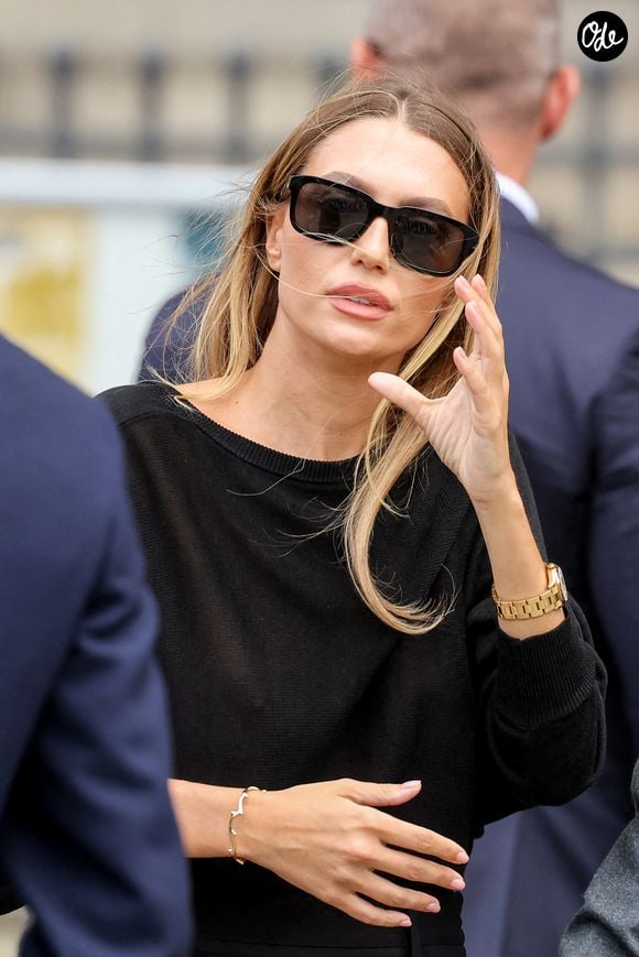 Les enfants de Mathilde Favier sont apparus très soudés. 

Héloïse Agostinelli, la fille de la défunte - Arrivées aux obsèques de Mathilde Favier en l'église Saint-Sulpice à Paris, le 31 aout 2026. © Dominique Jacovides-Cyril Moreau/Bestimage