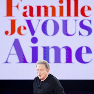 Exclusif - Michel Drucker lors de l'enregistrement de l'émission "Famille je vous aime" présentée par Michel Drucker et qui sera diffusée le vendredi 29 mai sur France 3, à Paris, France, le 4 décembre 2025. © Gaffiot-Perusseau/Bestimage