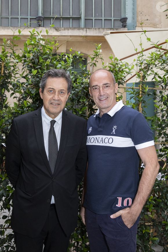 Exclusif - Georges Fenech et Gilles Muzas - Pour la deuxième édition des Déjeuners d'Eté du restaurant le Récamier, Gilles Muzas a frappé fort ! En effet, de bonne humeur, Gérard Depardieu s'est livré non sans malice à une séance de photos avec son ami le chef Gérard Idoux. Malgré un air bougon, se cache une extrême sensibilité. Paris, le 16 Juillet 2020 .
© Jack tribeca / Bestimage