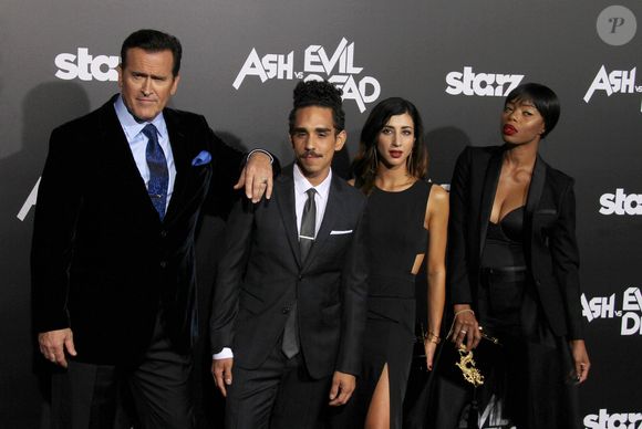 Bruce Campbell, Ray Santiago, Dana DeLorenzo, Jill Marie Jones à la première de 'STARZ Ash vs Evil Dead' à Hollywood, le 28 octobre 2015
FAMEFLYNET / BESTIMAGE