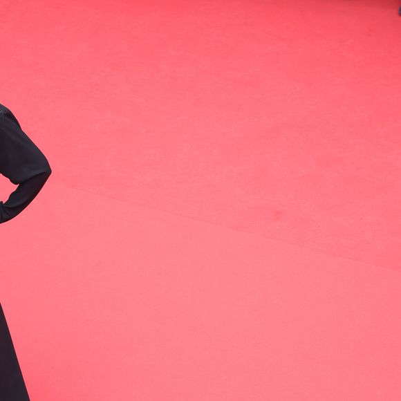 Virginie Efira - Montée des marches du film " L'inconnue" lors du 79ème Festival International du Film de Cannes, le 18 mai 2026. © Franck Boutonnet / Pool / Bestimage