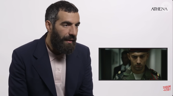 Tous les deux se sont montrés très proches.

Romain Gravas est le fils d'un célèbre réalisateur français.