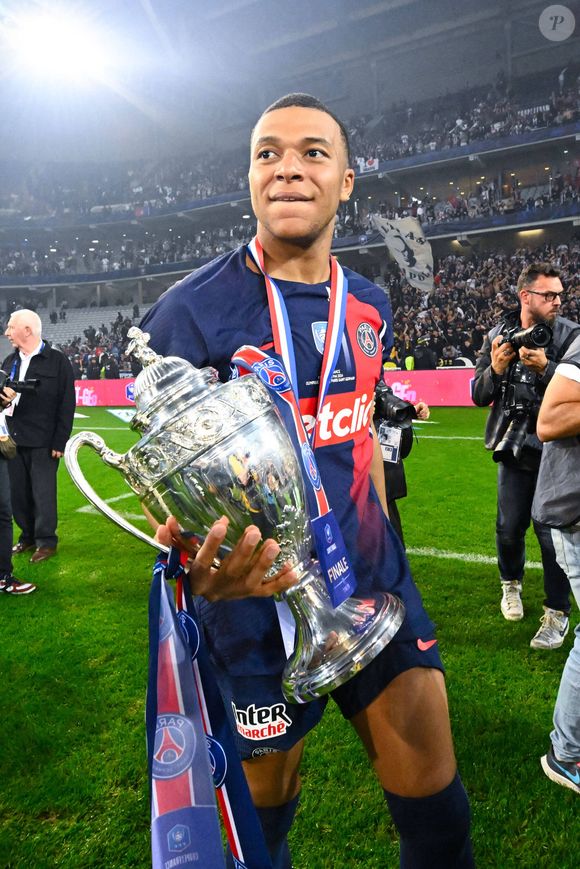 Kylian Mbappé au stade Stade Pierre Mauroy de Lille le 25 mai 2024. . ( Photo by federico pestellini / panoramic ) -