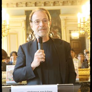 Cérémonie de remise de livres aux éléves méritants du 7ème arrondissement. En présence de Rachida Dati, Marc Lévy dédicace "La librairie des livres interdits". 

 © Alain Guizard /Bestimage