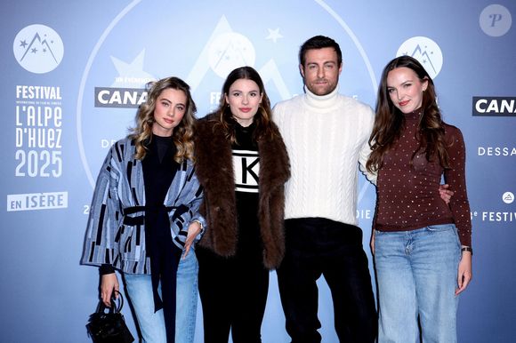 Jade Distinguin, Juste Zoé, Paul Duchemin, Clémence Bertrand - Photocall lors de la 28ème édition du festival International du Film de Comédie à l'Alpe d'Huez le 14 janvier 2025. © Dominique Jacovides/Bestimage
