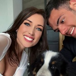 En avril 2025, Elsa Esnoult officialisait son amour pour Alexis Horax, un influenceur.

Elsa Esnoult et son compagnon Alexis sur Instagram