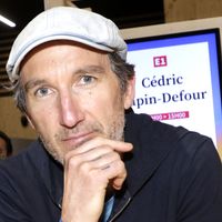 "Elle n'avait pas envie d'y aller ce jour-là" : La femme de l'écrivain Cédric Sapin-Defour polytraumatisée après un vol en parapente