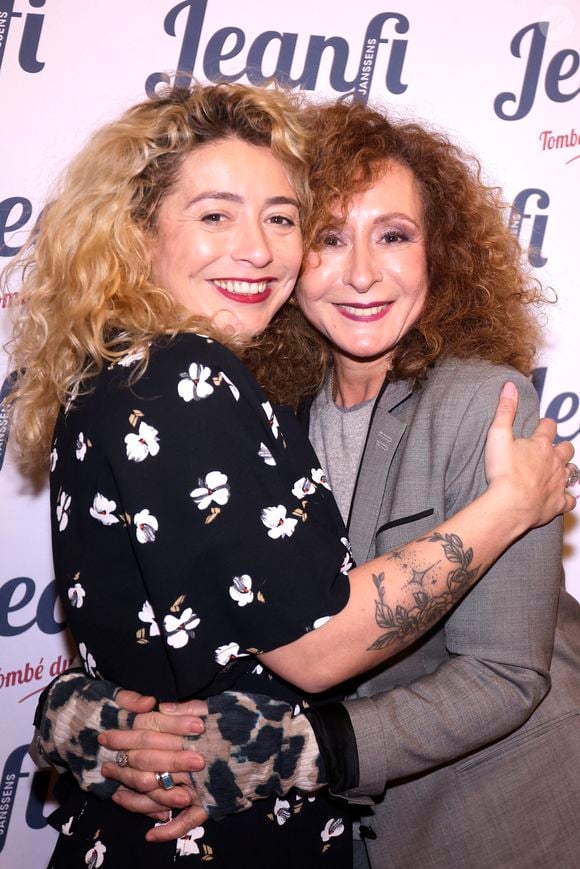 Il est aussi le père de Lola Zidi, née de ses amours avec Hélène. Lola Zidi et sa mere Helene Zidi à la 150 ème du spectacle "Tombé du ciel" de Jeanfi Janssens à la Comédie des Champs Elysées à Paris le 13 février 2025. Spectacle suivi d'une réception Restaurant Manko. © Cédric Perrin / Bestimage