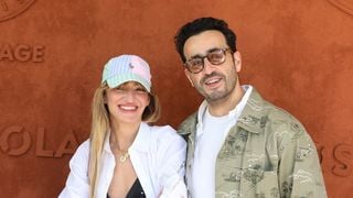 Jonathan Cohen au bras de sa belle Giulietta, célèbre DJ : apparition surprise dans une ville très jet-set avec la mère de ses enfants