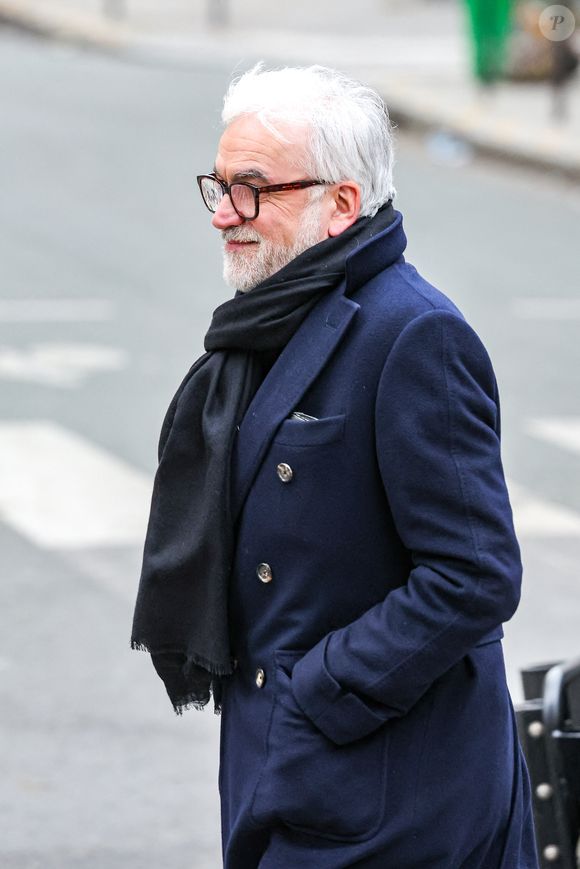 Pascal Praud - Arrivées aux obsèques de C.Laborde en l’église Saint-Roch à Paris, le 6 février 2025. Décédée le 28 janvier 2025 à l'âge de 73 ans, l'ancienne présentatrice météo de TF1 (1988 - 2017) était atteinte de la maladie neurodégénérative à corps de Lewy. 
© Jacovides - Moreau / Bestimage