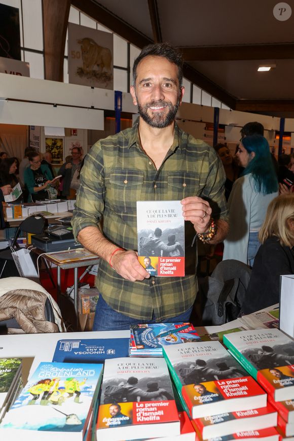 Ismaël Khelifa à la Halle Georges Brassens de Brive-la-Gaillarde pour la Foire du Livre de Brive , le 9 novembre 2024. © Jean-Marc Lhomer / Bestimage