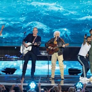 Hugues Aufray file le parfait amour avec sa femme Murielle.

Exclusif - Garou, Hugues Aufray, Jeremy Frerot, Ycare, Joseph Kamel - Enregistrement de l'émission "La fête de la Musique" à Reims.
© Jack Tribeca / Jeremy Melloul / Bestimage