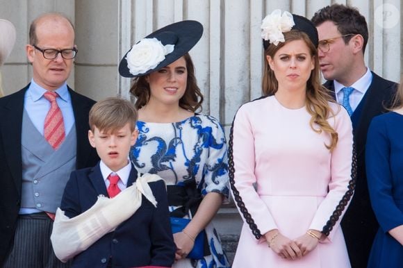 La princesse Beatrice d'York, la princesse Eugenie d'York- La famille royale au balcon du palais de Buckingham lors de la parade Trooping the Colour 2019, célébrant le 93ème anniversaire de la reine Elisabeth II, londres, le 8 juin 2019. Photo par Backgrid USA / Bestimage