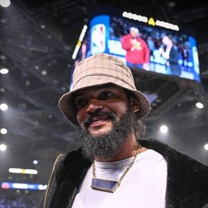 Joakim Noah a pris sa retraite en 2021 à 36 ans.
Joakim Noah, ancien joueur de basket-ball des Chicago Bulls, lors du NBA Paris Game 2024 présenté par Revolut entre les Brooklyn Nets et les Cleveland Cavaliers lors du troisième match de la saison régulière de la ligue à Paris. Photo Tomas Stevens/ABACAPRESS.COM